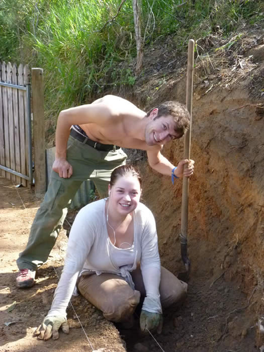 Julia and Baptiste making a Drain